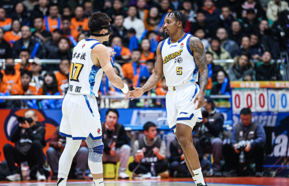 开云体育官网-CBA第一阶段排名！上海广厦争第一，山东杀进前4，辽篮下滑太严重